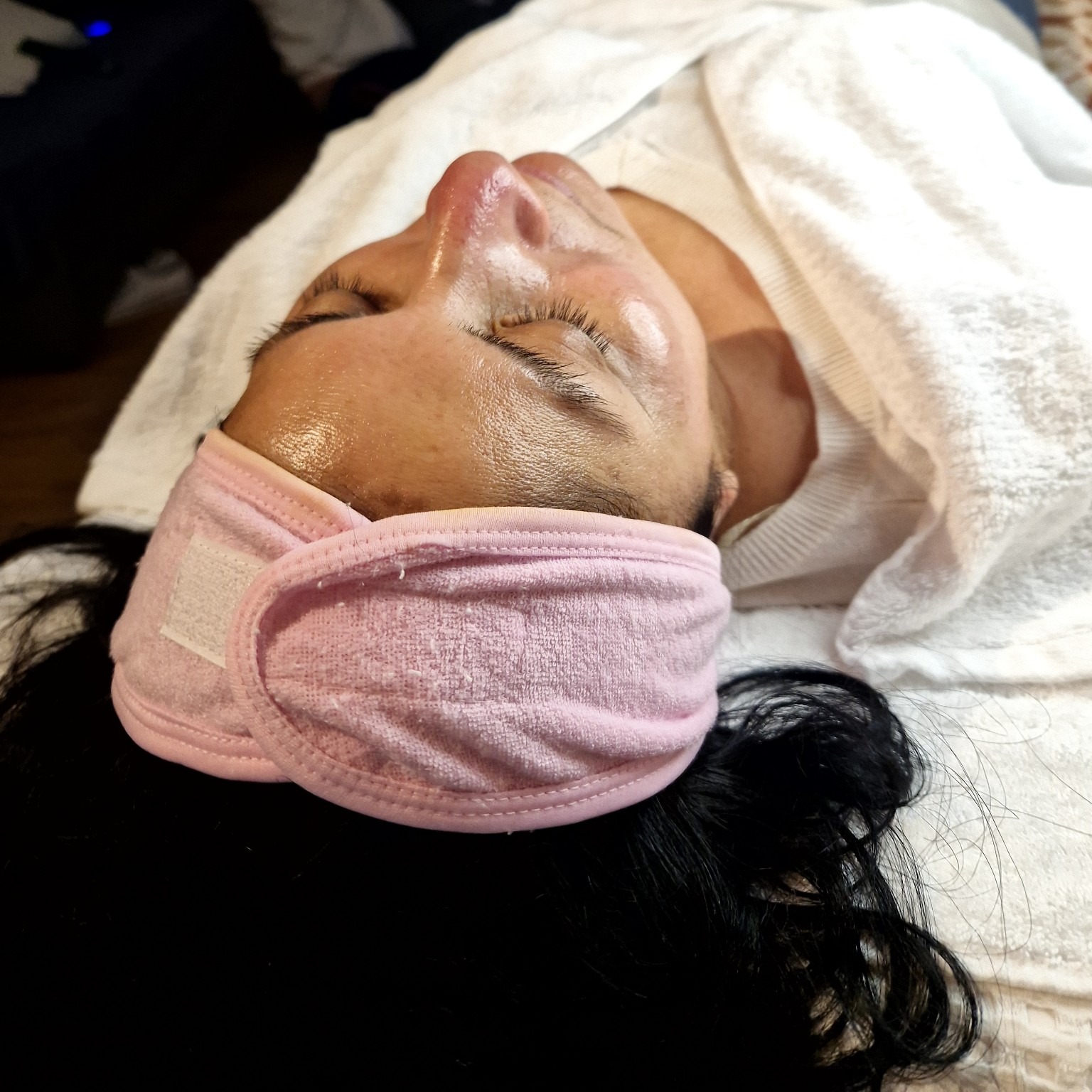 Detalle de la piel durante el ritual facial